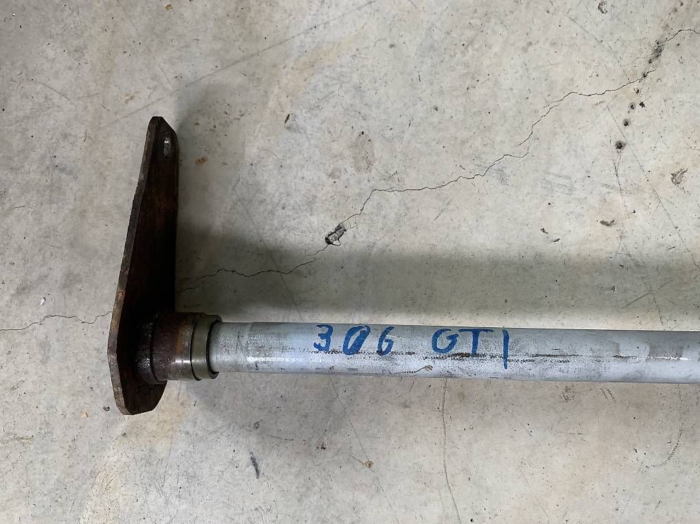 Peugeot Alle Autoersatzteile: Peugeot 306 GTI Stabilisator – Gebraucht aus Gontenschwil von lot_qxr9
