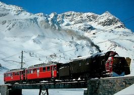 BERNINABACHBRÜCKE Rhätische Bahn mit Dampfschneeschleuder