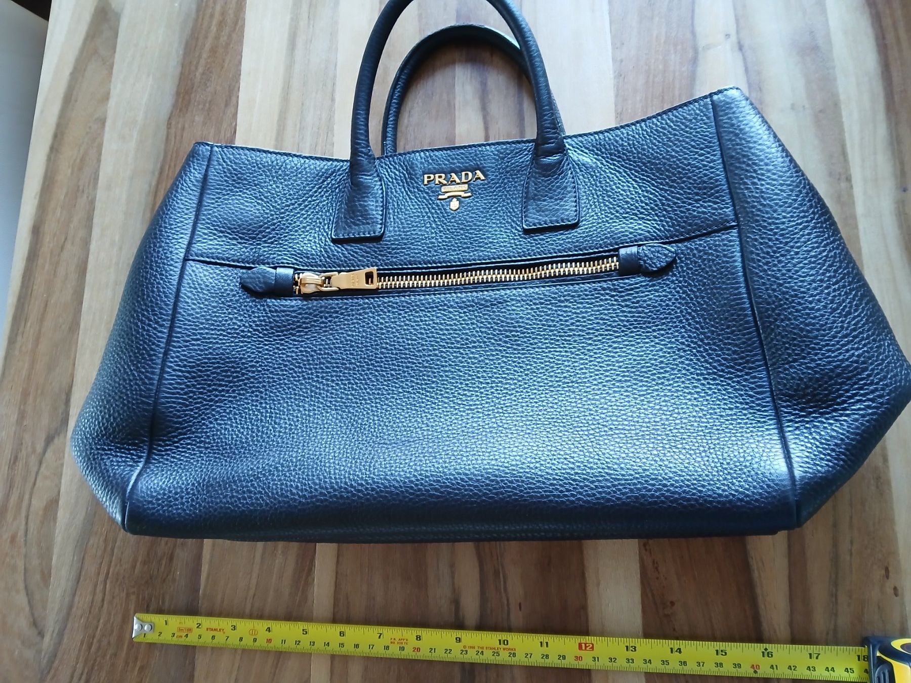 Prada Borse da donna: Authentic Black Leather PRADA Bag 36-48 length 26 height – Usato da Dübendorf venduto da LoRi-2026 3