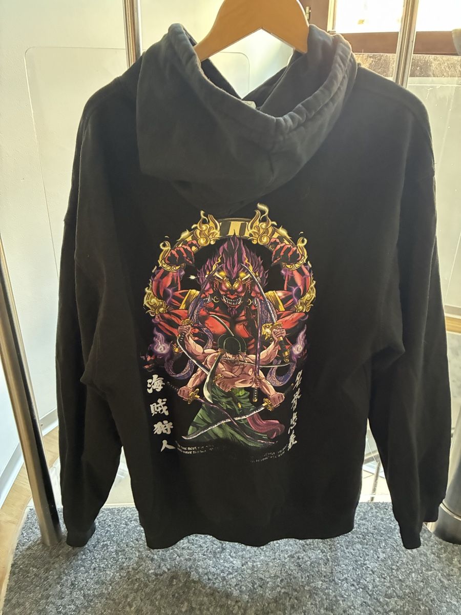 Pulls & Sweat-shirts: Kapuzenpullover schwarz Grösse L – D'occasion à Visp par Sterntaler21 1