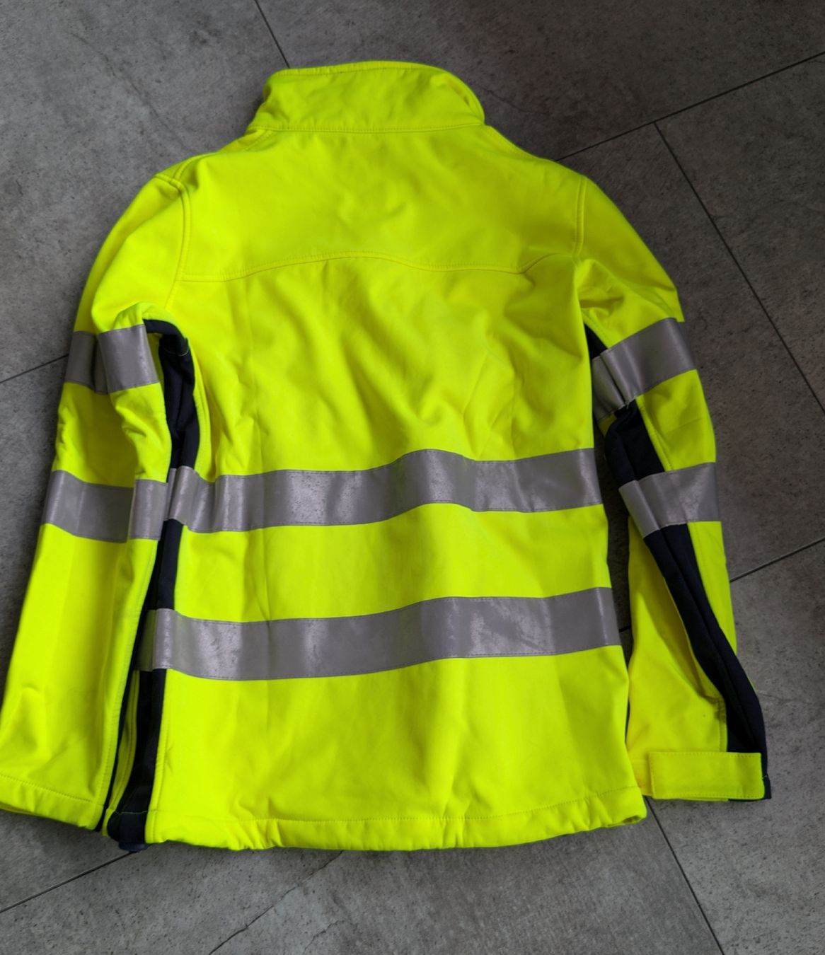 Giacche: Softshell Jacke Leuchtgelb – Usato da Gondiswil venduto da Gini22 1