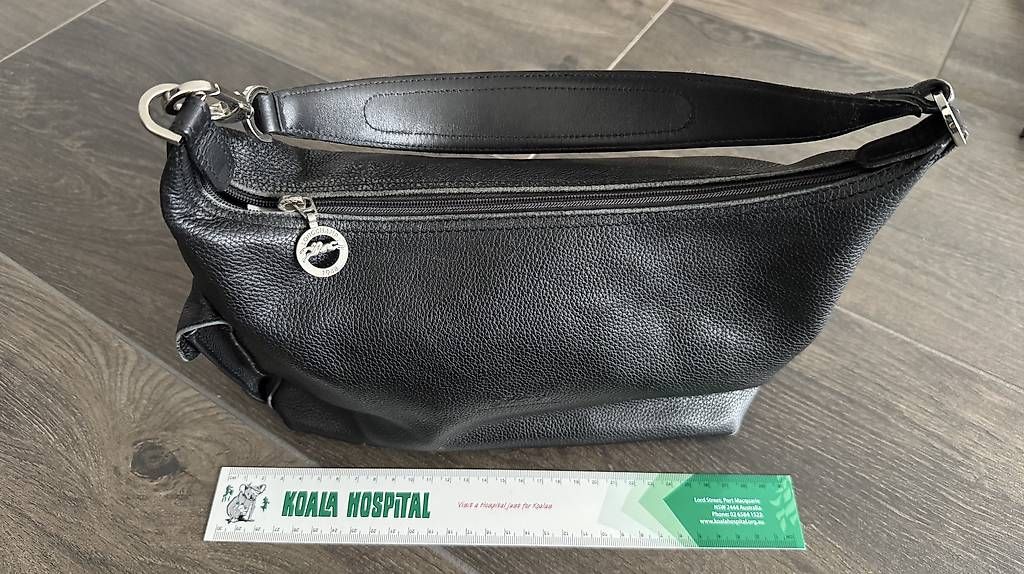 Longchamp Borse da donna: Longchamp Ledertasche, schwarz, kompakt – Usato da Aeugst am Albis venduto da sharnischberg