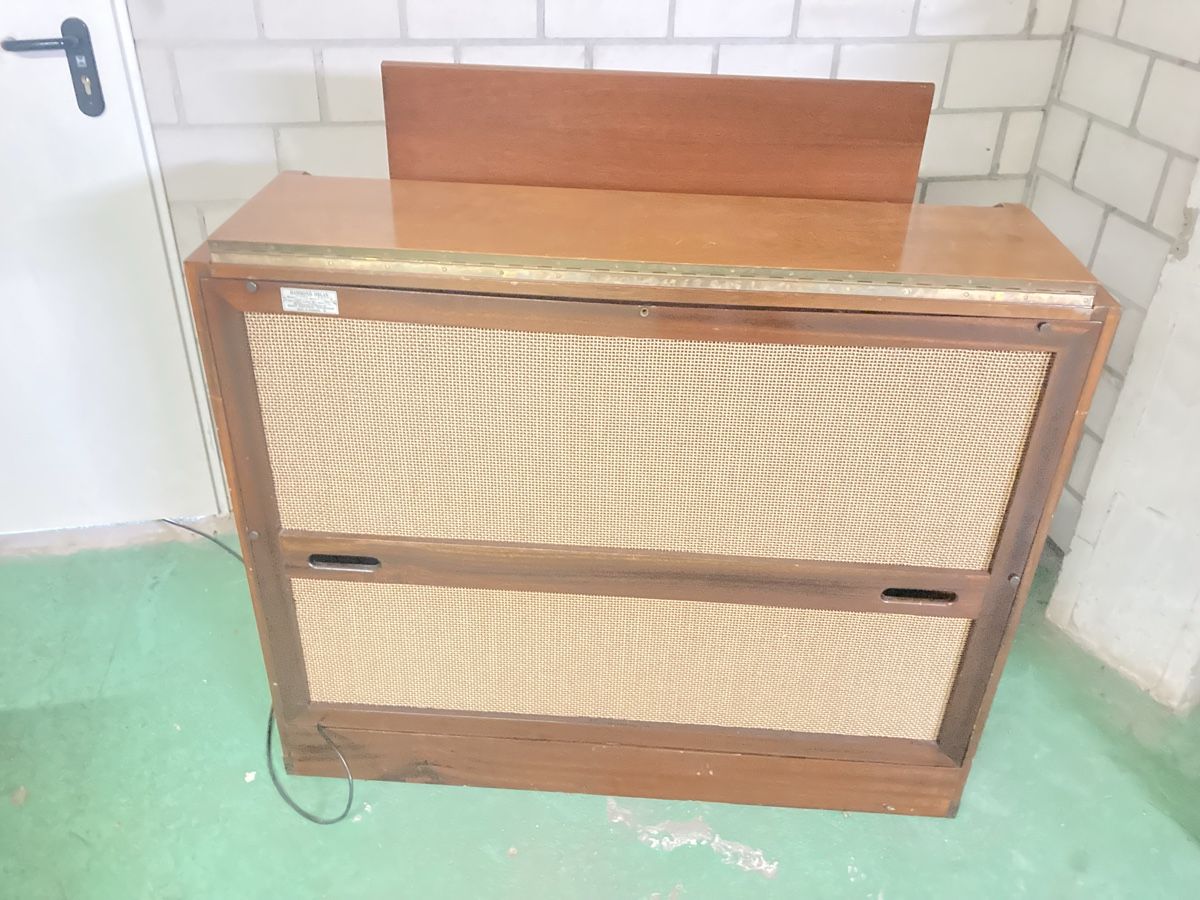 Hammond Strumenti musicali: Hammond Orgel M 100 – Usato da Zürich venduto da anorg 1