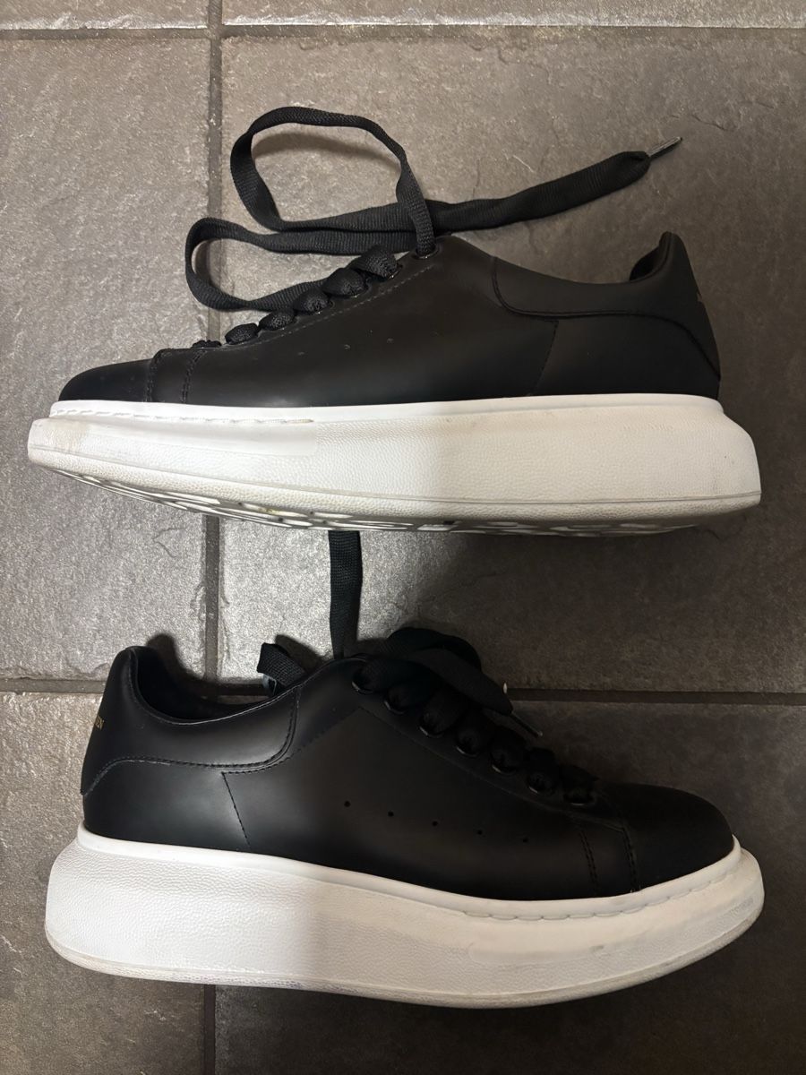 Alexander Mcqueen Scarpe da donna: Vendo sneaker Alexander MqQueen originali – Usato da Sils/Segl Maria venduto da jes_6f55