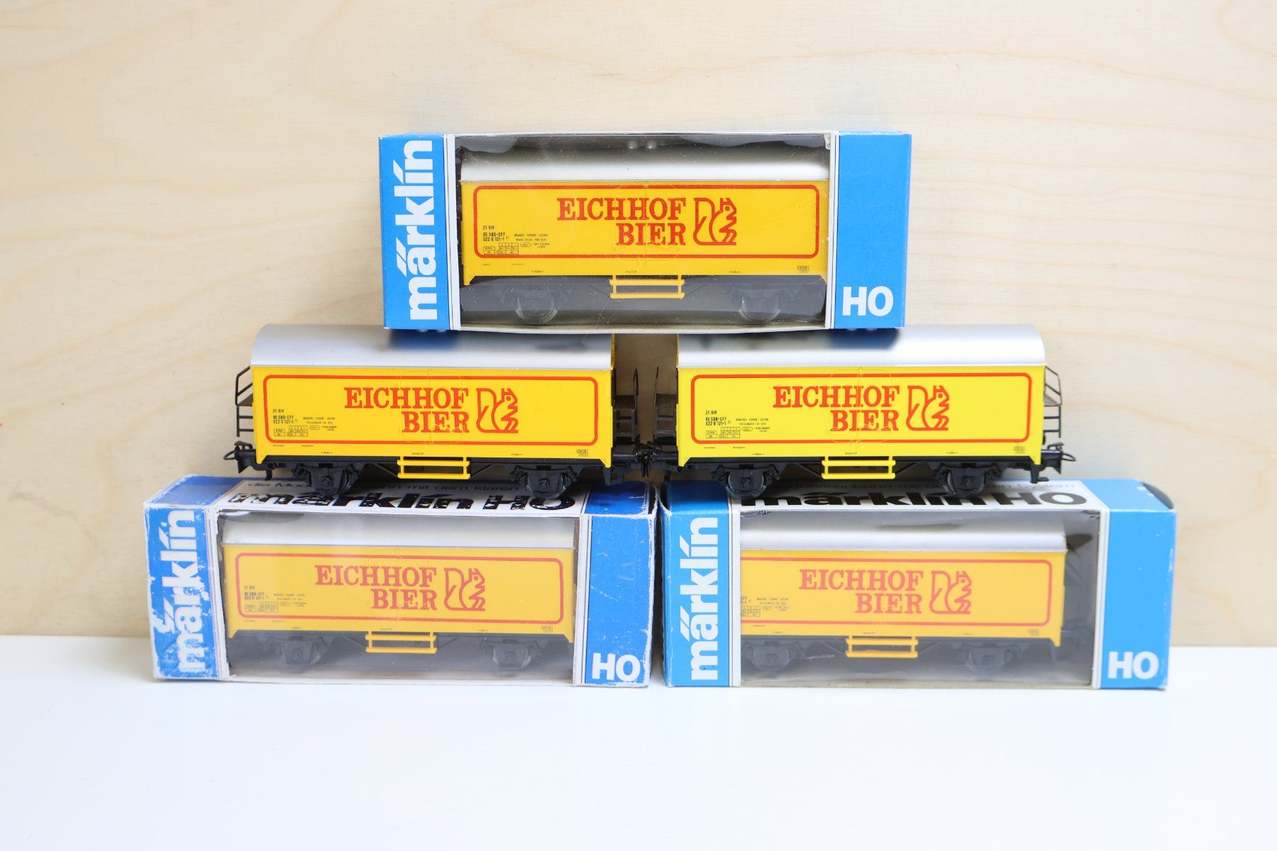 Märklin Modellini di ferrovie: Märklin 5 x SBB Wagen Eichhof Bier - H0 – Usato da Winterthur venduto da Monstera 2