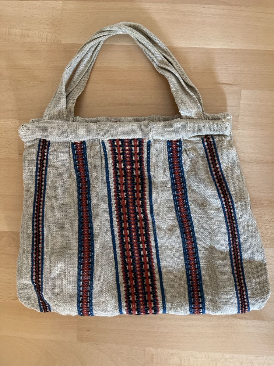 Borse da donna: Alte Trachtentasche – Usato da Bassersdorf venduto da Steyning88