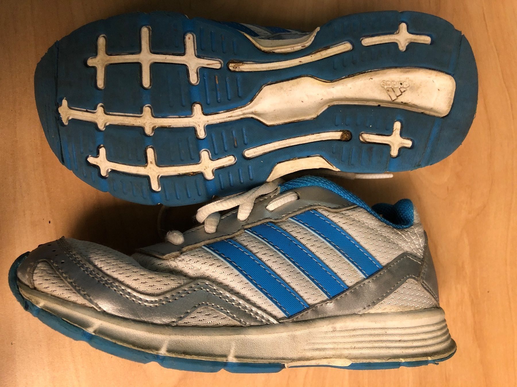 Adidas Scarpe per ragazzi: Adidas Turnschuhe Gr. 31 – Usato da Obergerlafingen venduto da cabo4 2