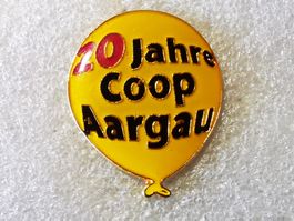 Ansteckpin 76: Luftballon 20 Jahre Coop Aargau