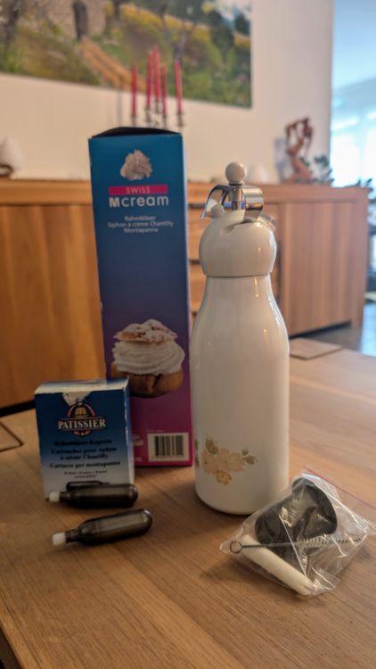 Rahmbläser Sahnespender mit Kapseln