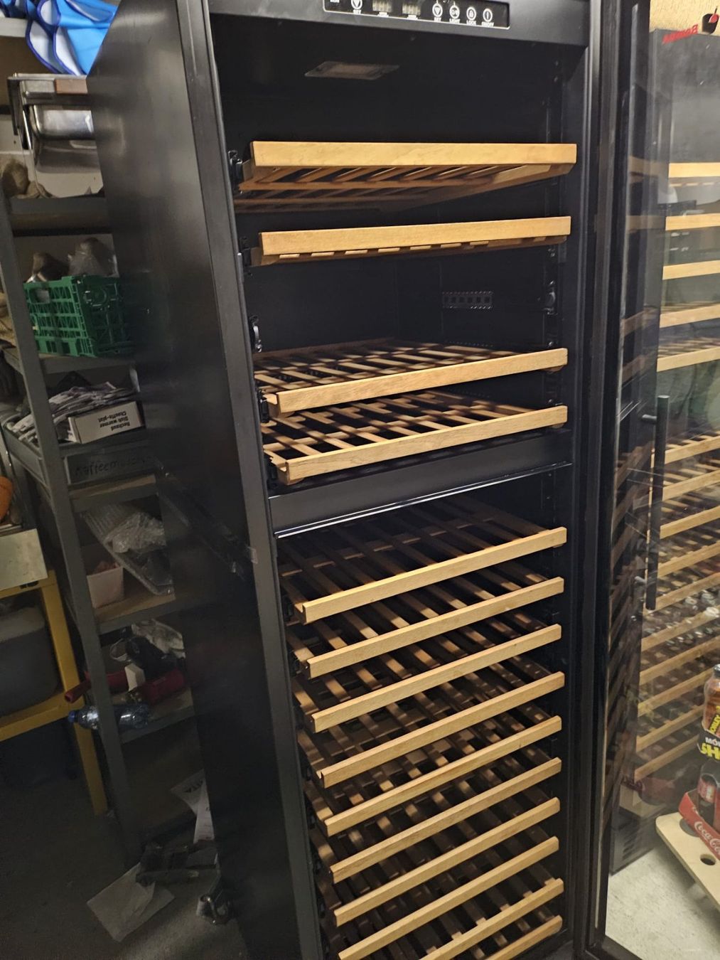 Frigoriferi: 1 x Bodega BWS188 Weinklimaschrank – Usato da Gossau SG venduto da Zelte 2