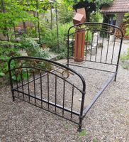 Antikes Eisenbett aus Frankreich