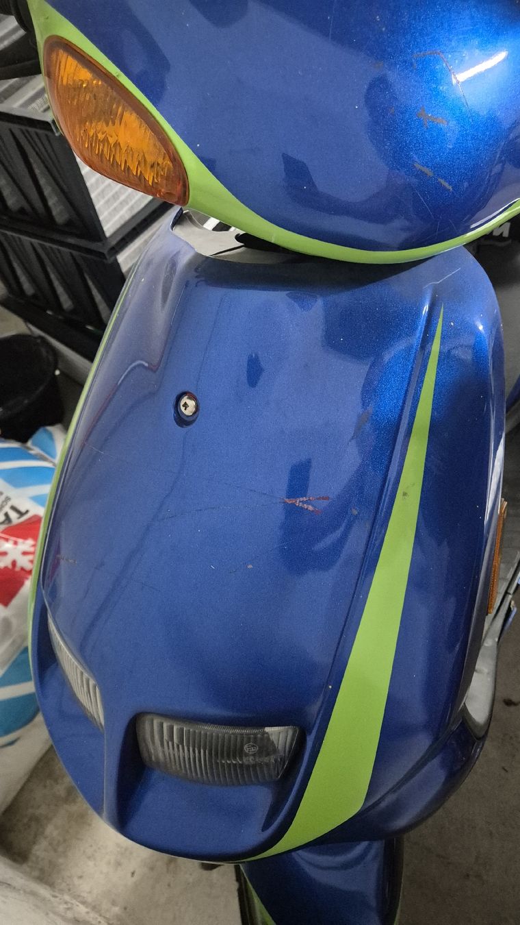 Scooter: Zwei scooter Motorreder – Usato da Rämismühle venduto da beni0010