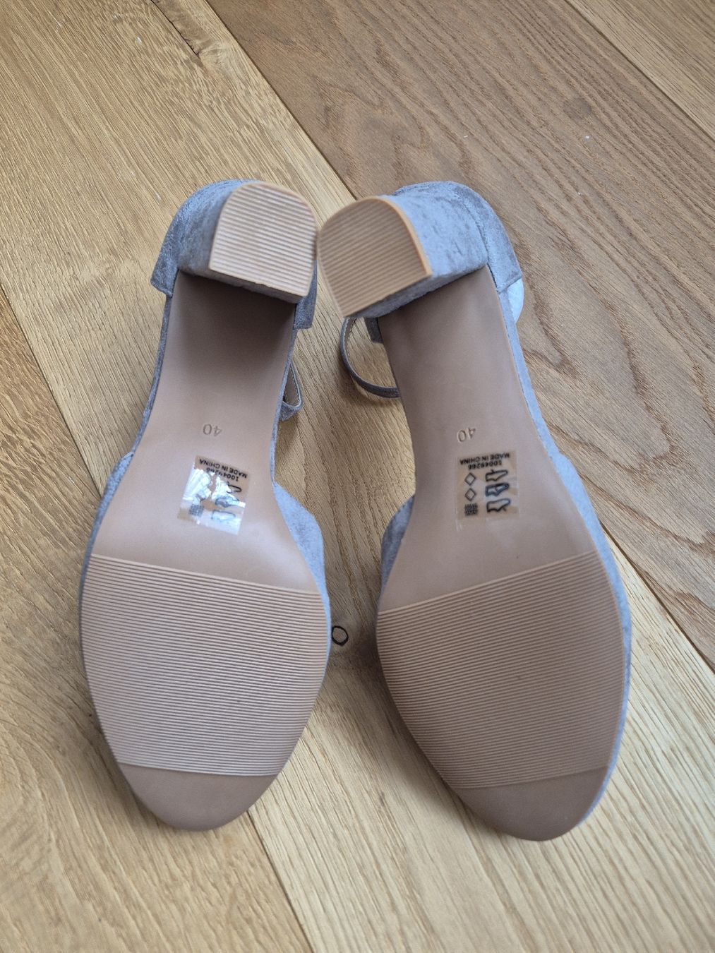 Scarpe da donna: Graue Pumps EVA, Grösse 40 – Nuovo e nell'imballaggio originale da Schwarzenburg venduto da Esja02 2