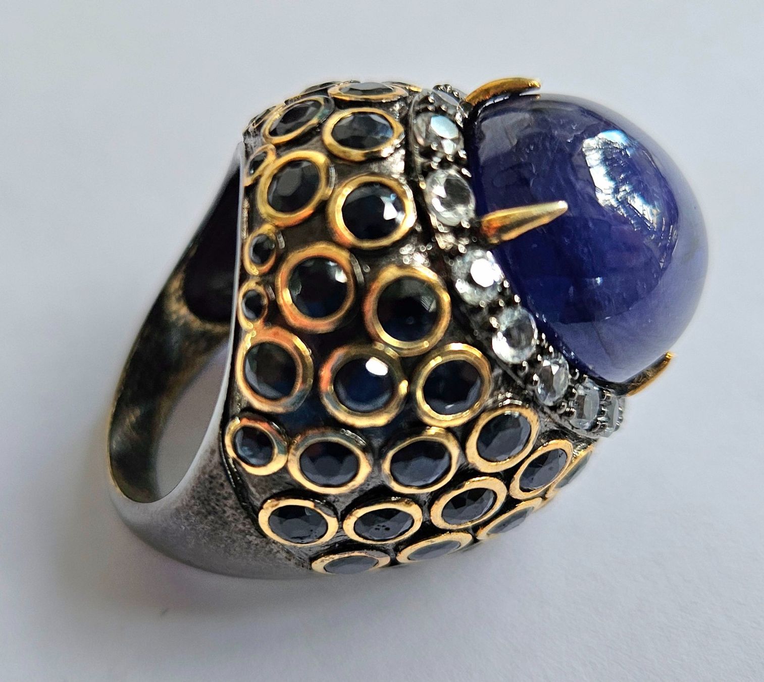 Anelli: Edler Ring mit grossem blauem Sternsafir – Nuovo (secondo la descrizione) da Zürich venduto da Bieter04 5