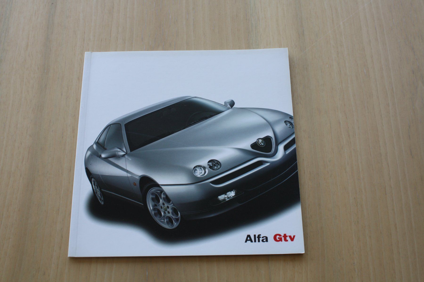 Alfa Romeo Documenti: Alfa Romeo GTV Prospekt 8/2001 – Usato da Wikon venduto da erwin400