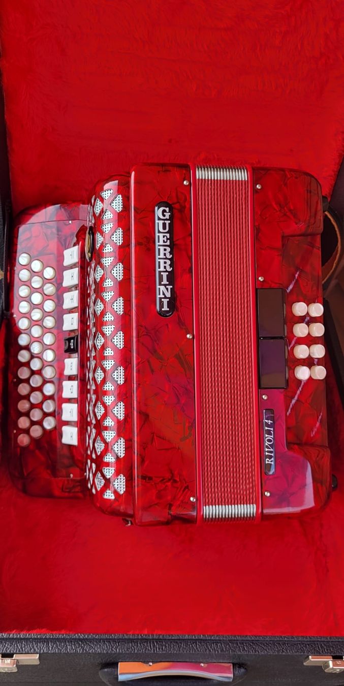 Strumenti musicali: Accordéon diatonique Guerrini 4 voix – Usato da Penthalaz venduto da EvandroLuz 2