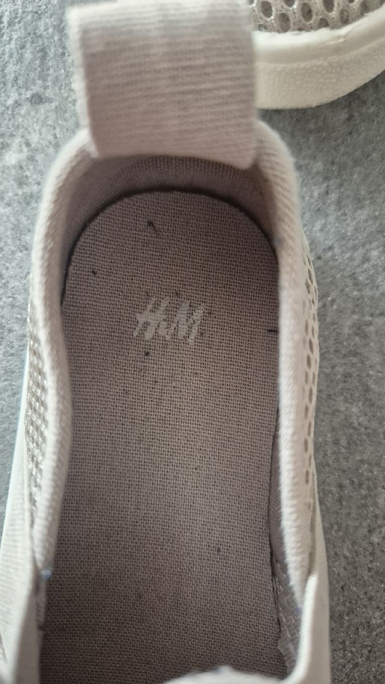H&M Scarpe per ragazzi: Slip-on-Sneaker aus Mesh grösse 28 – Usato da Steinen venduto da I_nikita_I 5