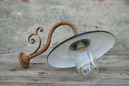 AnNo20 Alte Hof Lampe/Alte Emaille Lampe/Aussen Lampe