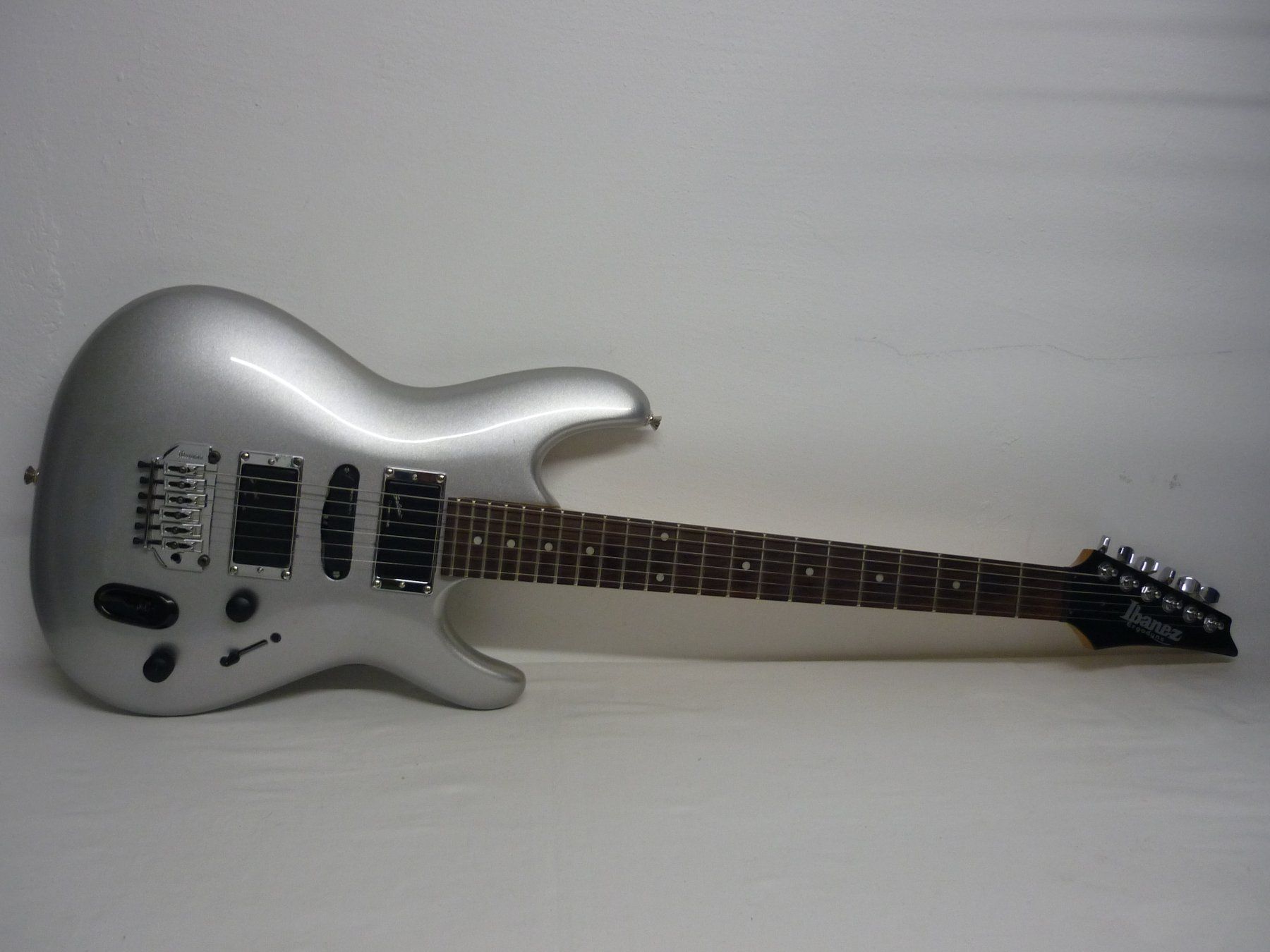 Ibanez Musikinstrumente: E-Gitarre Ibanez Ergodyne mit Bag – Gebraucht aus Maienfeld von John13
