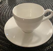 Royal Bone China Tasse mit Unterteller, neuwertig!