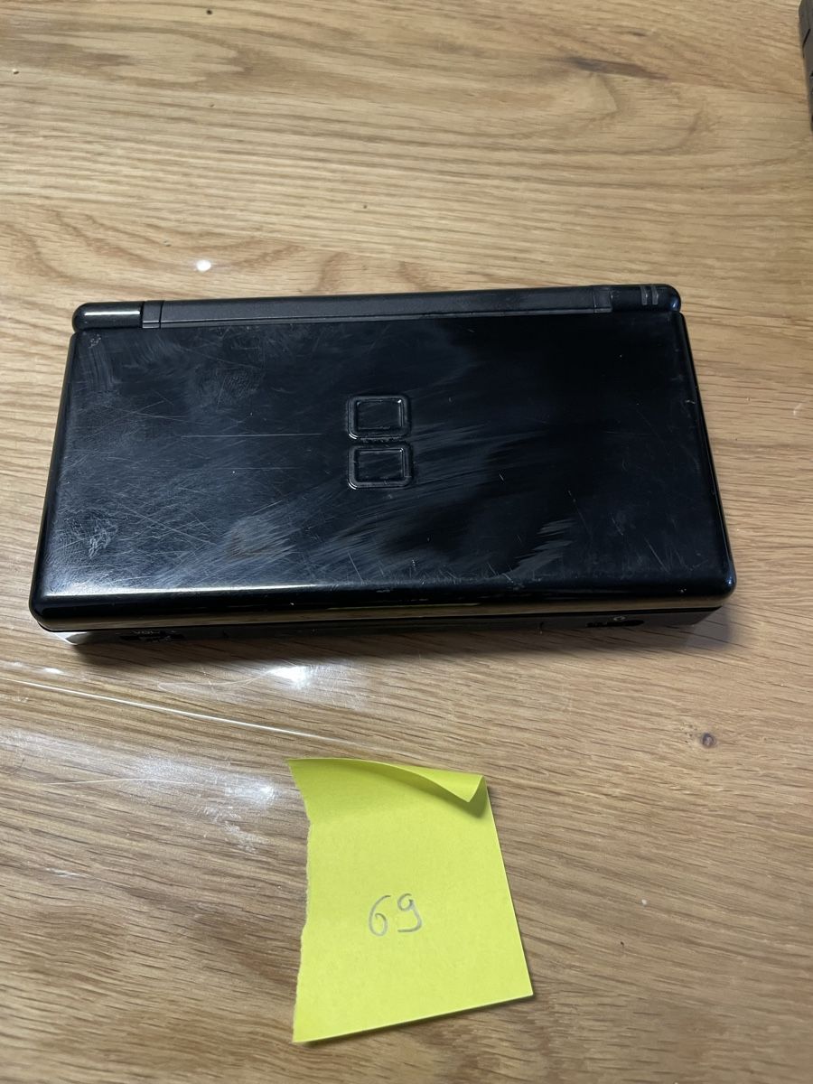 Nintendo Console: Nintendo DS Lite Schwarz – Usato da Bazenheid venduto da Toni0141 1
