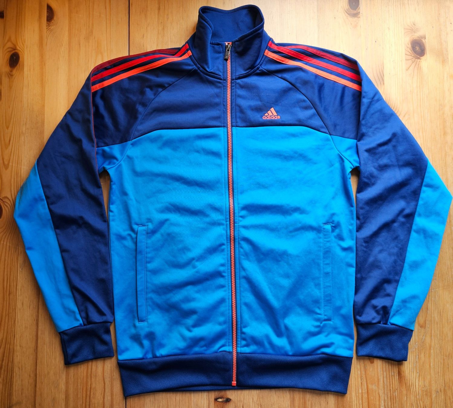 Adidas Giacche: Jacke adidas Grösse S retro – Usato da Hägglingen venduto da United-Village-Trade