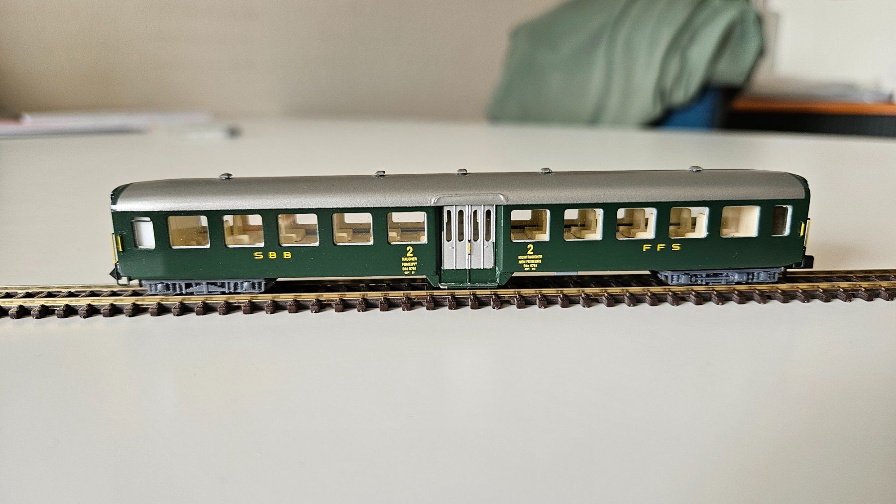Wabu Modellini di ferrovie: Leichtstahlwagen mit Mitteleinstieg Spur n, Wabu – Usato da Rotkreuz venduto da Rolv.522 4