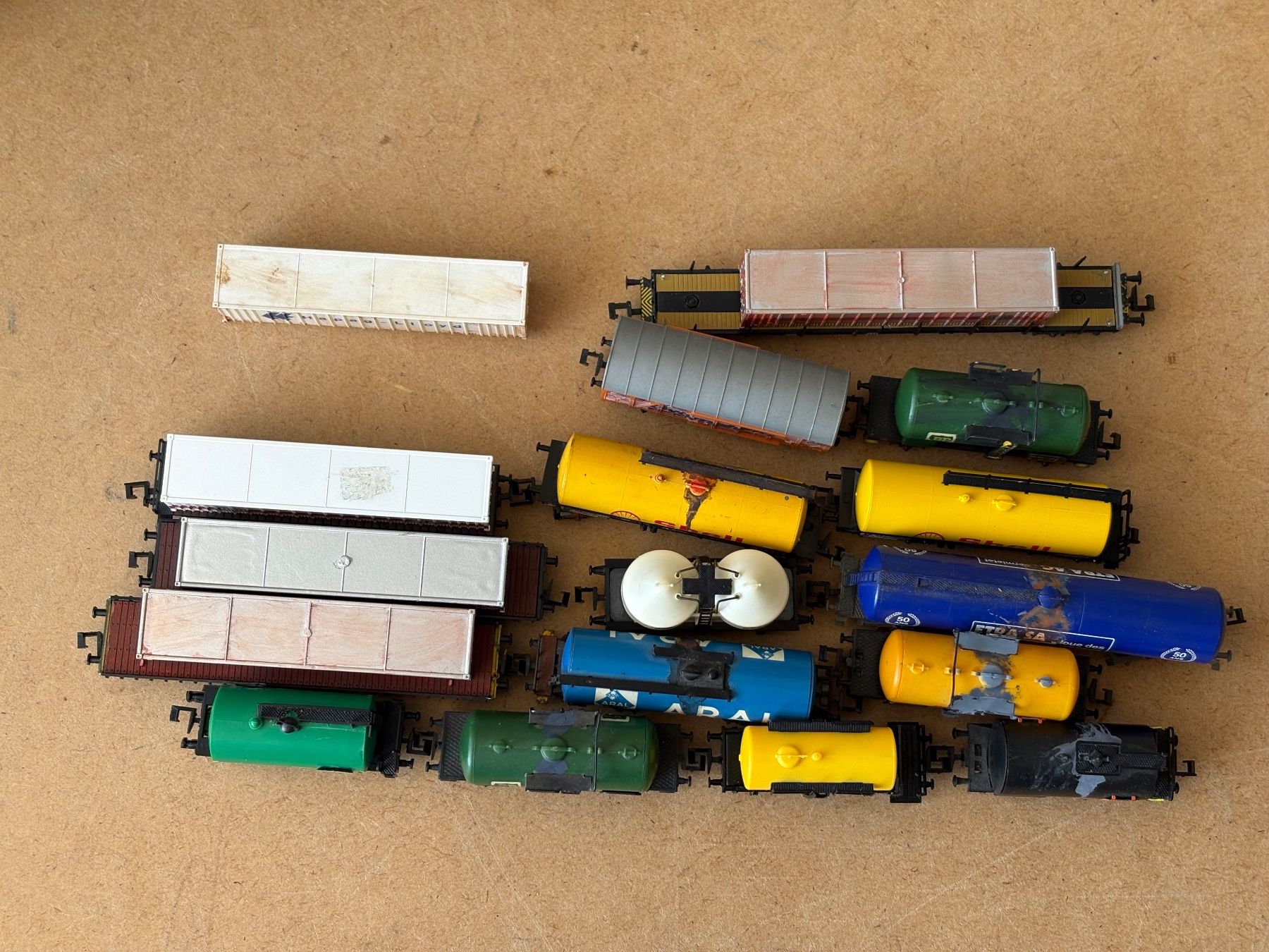 Arnold Modellini di ferrovie: 16x Guterwagen Minitrix Arnold Lima – Usato da Hauterive NE venduto da eriamch 2