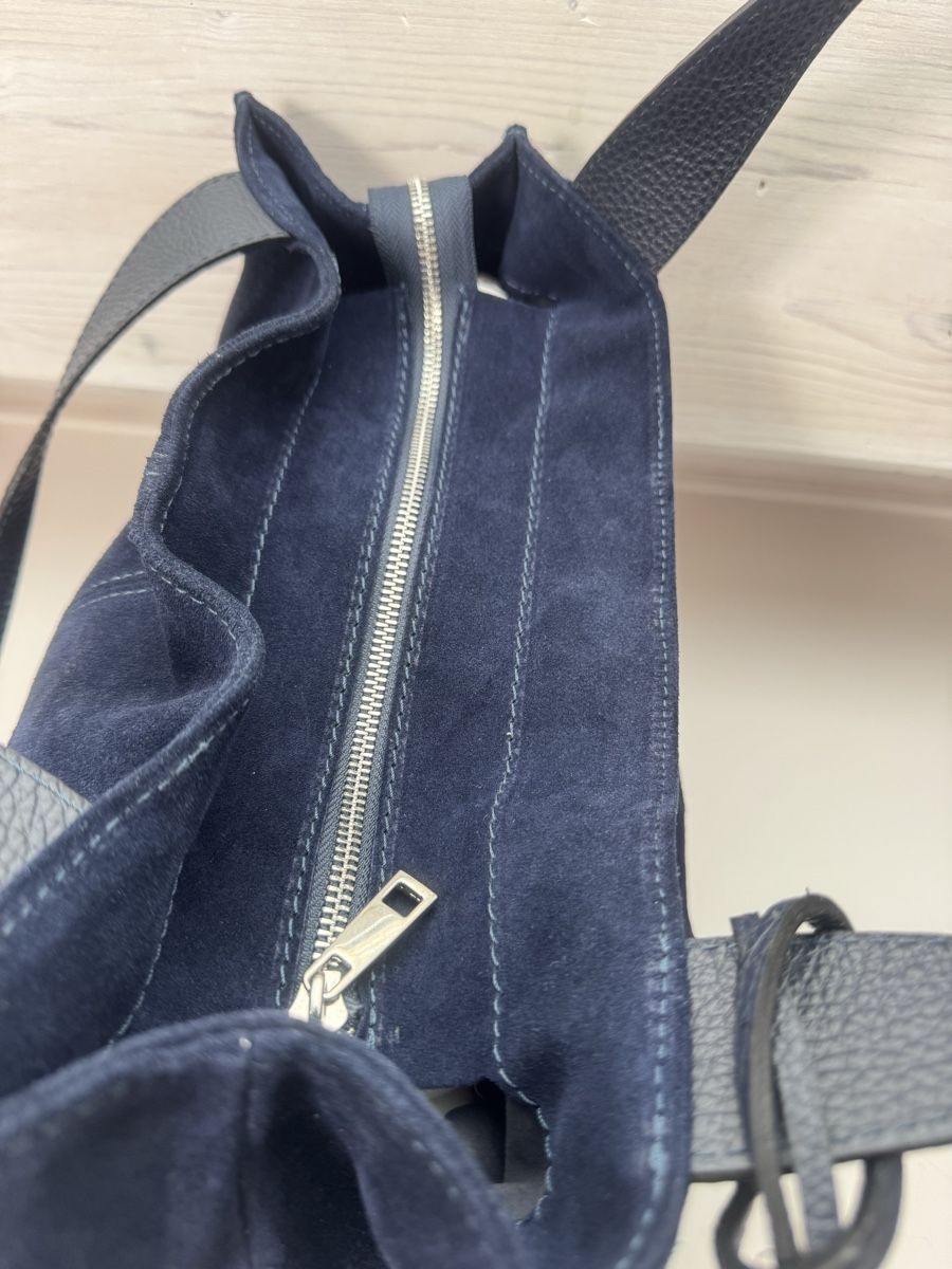 Navyboot Sacs femmes: Navyboot Shoulder Bag Blue Suede Leather Large Size – D'occasion à Hurden par rac_wyf8 4