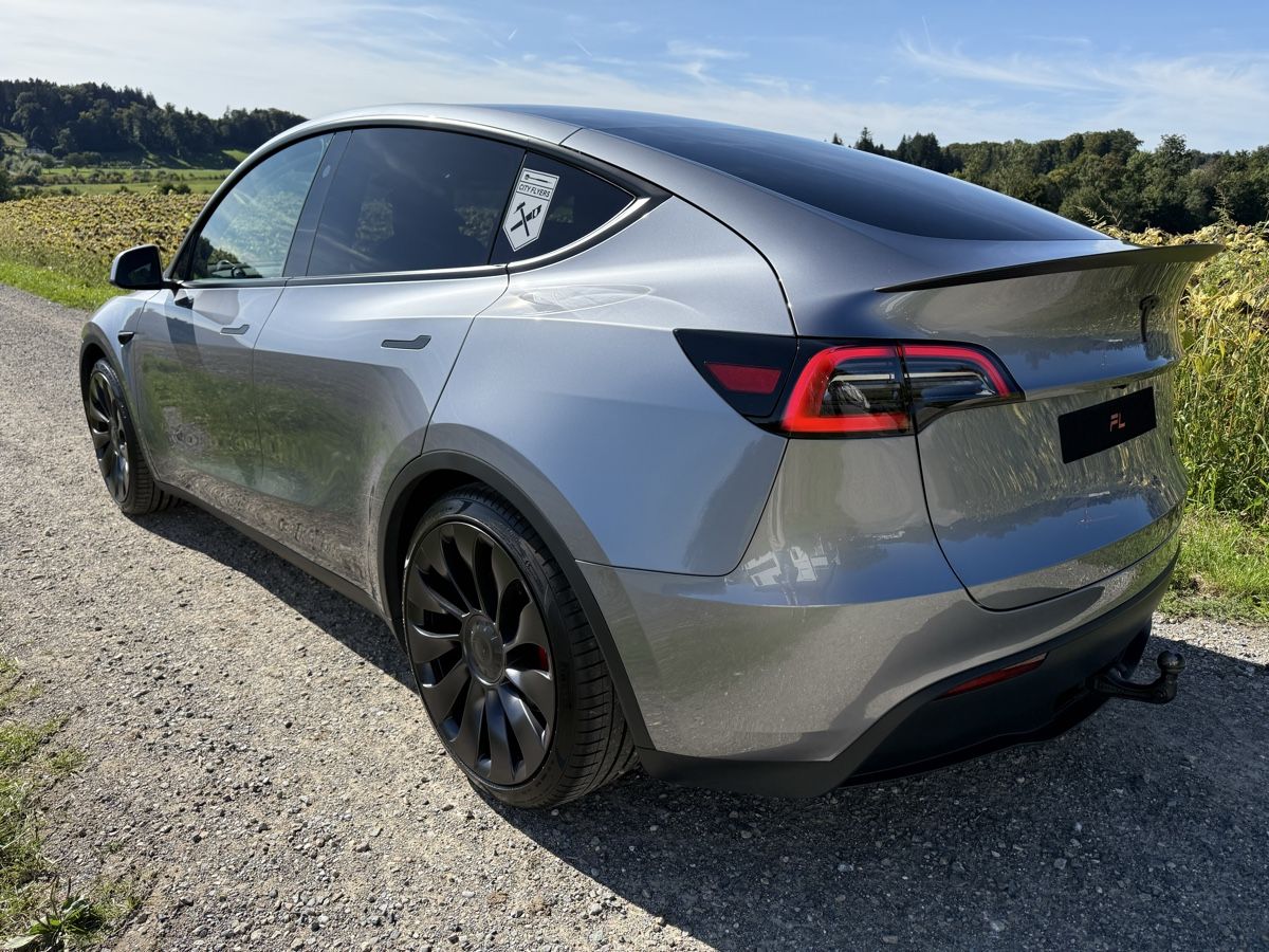 Tesla Automobili: Tesla Model Y Performance 2024 – Usato da Birmensdorf ZH venduto da nitro154 1