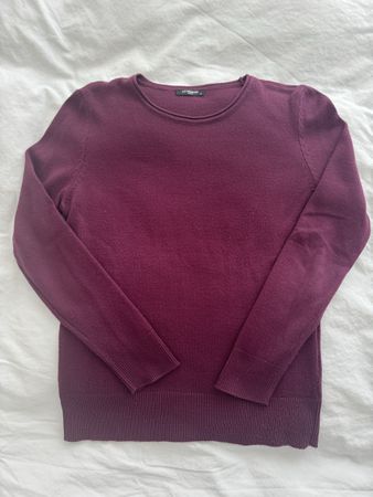 Plum Sweater - Women's Size M - Great condition