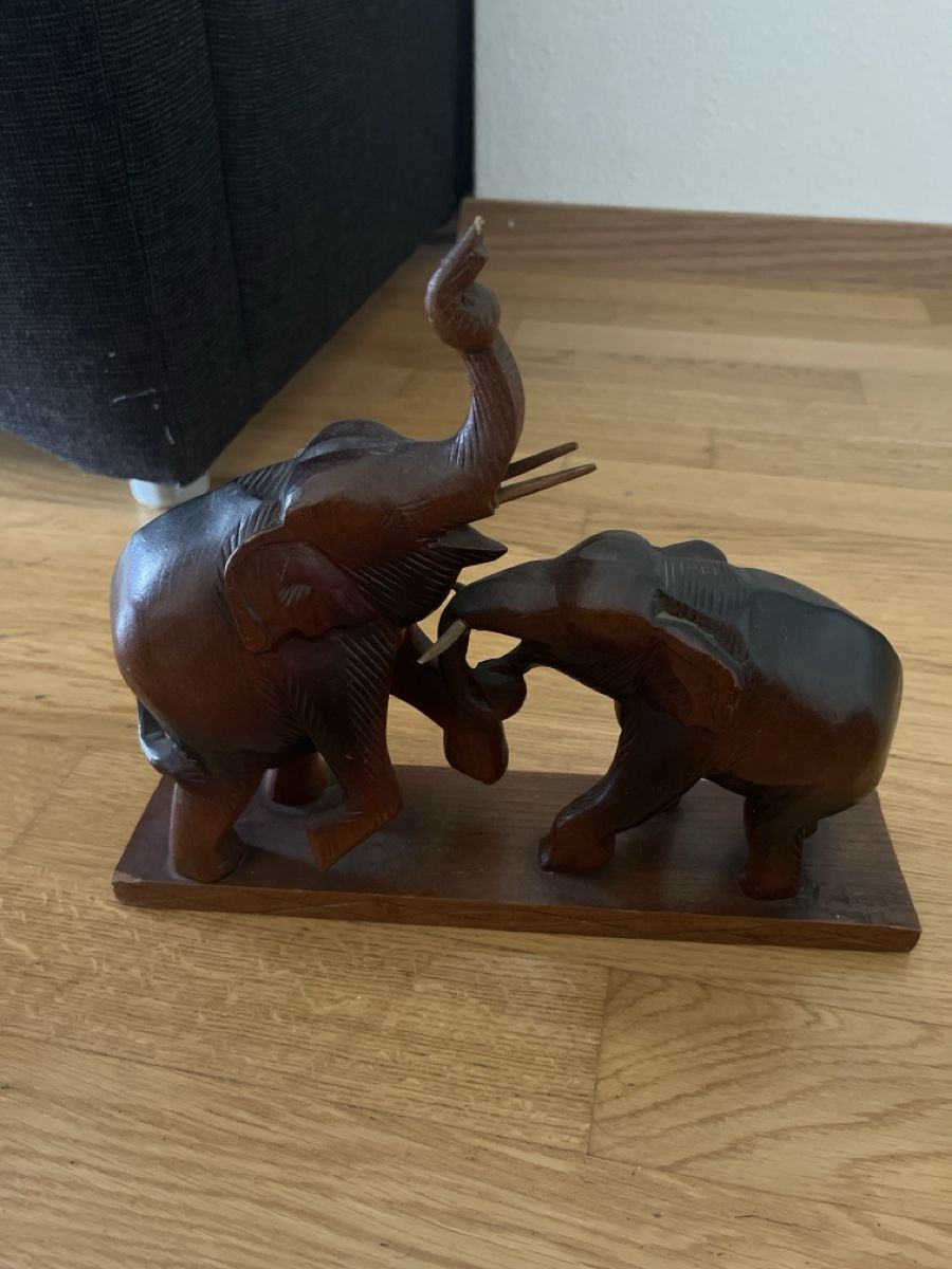 Tutte le decorazioni: Holzfigur Elefanten Dekoration – Usato da Winterthur venduto da rat_cz9v