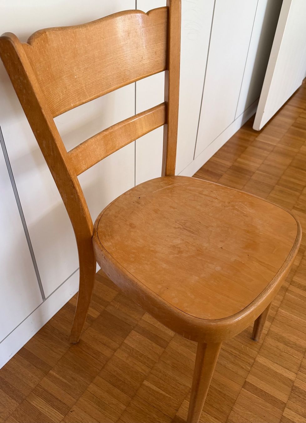 Chaises: Holzstuhl Marke Klingnau – D'occasion à Adliswil par fitzcarraldo
