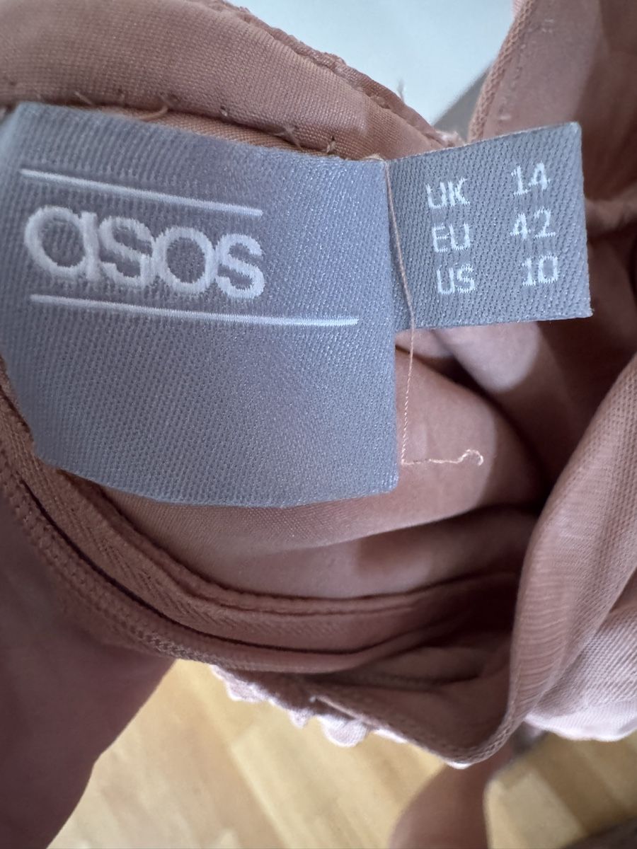 Asos Kleider: ASOS Midikleid Rosé Grösse 42 – Gebraucht aus Galgenen von rpoto 2