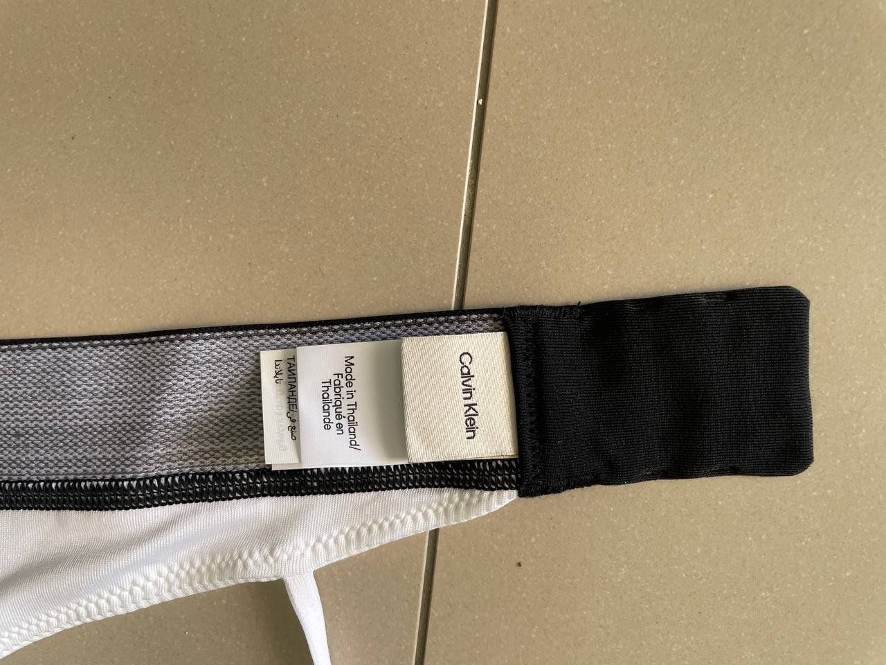Calvin Klein Tops: Calvin Klein Top neuwertig – Neu (gemäss Beschreibung) aus Gümligen von vla_xch5 3