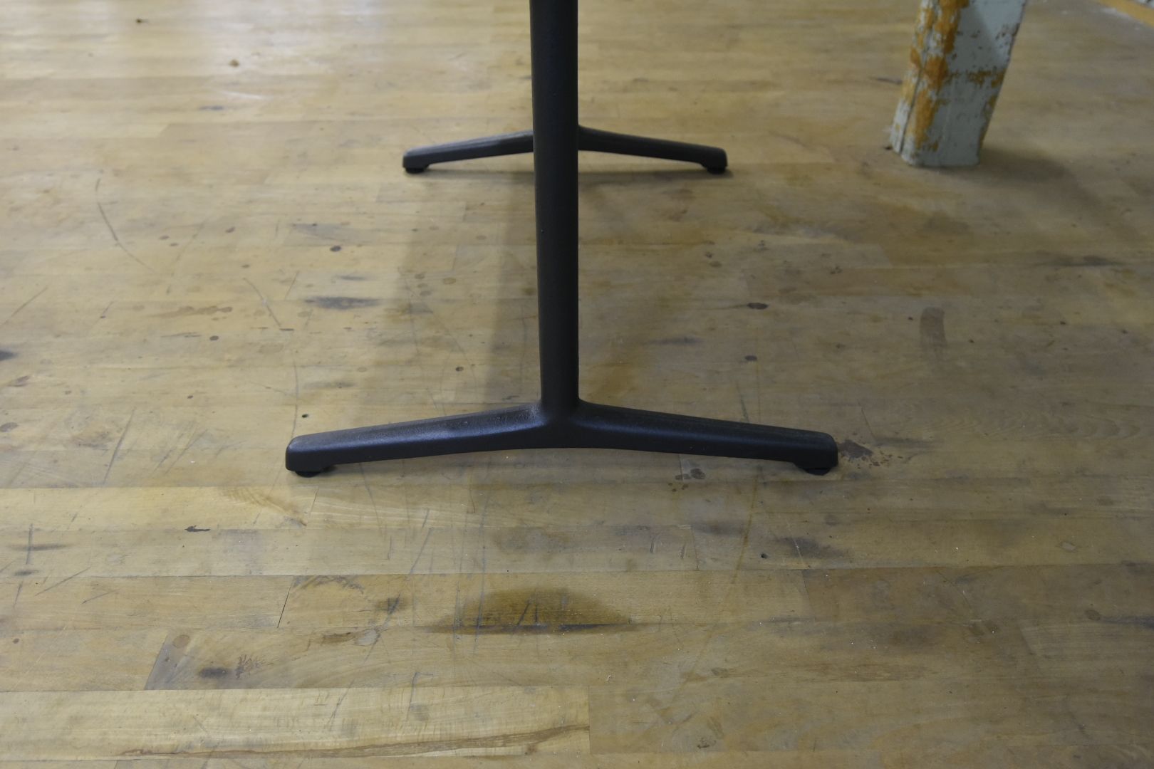 Horgen Glarus Tavoli: Designer Tisch Horgenglarus – Usato da Lichtensteig venduto da Usedinstorecom 7
