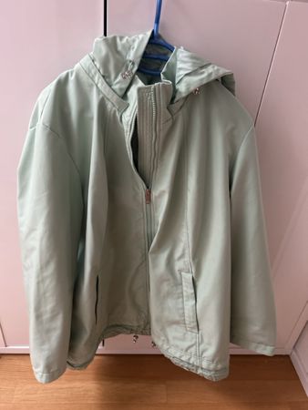 Hellegrüne Jacke von Bonita mit Kapuze Gr. 48