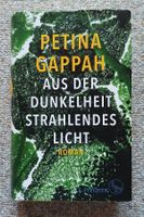 Aus der Dunkelheit strahlendes Licht