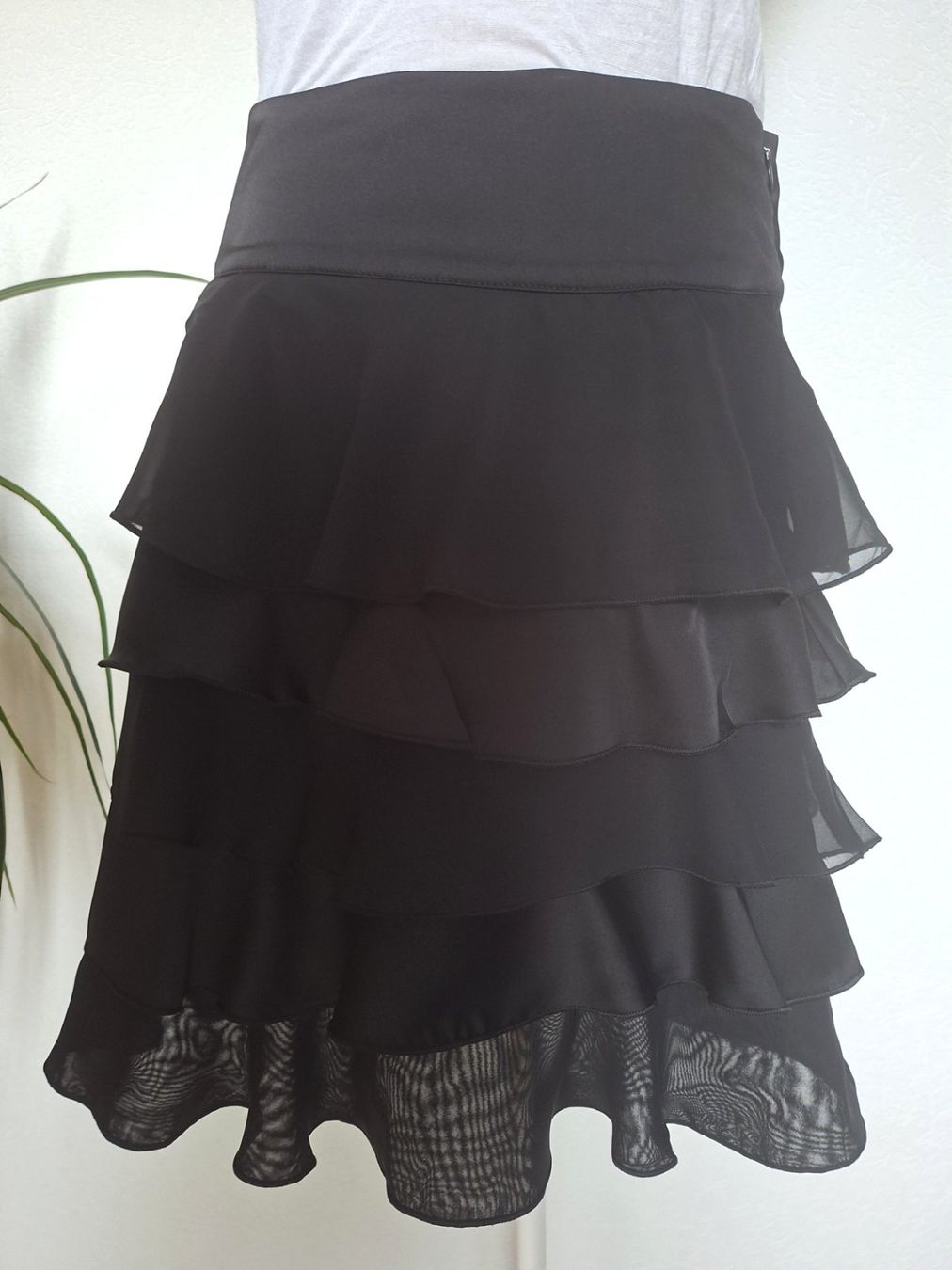 Esprit Jupes: Jupe ESPRIT noir– volants satiné – Taille M – D'occasion à boudry par Let_20 3