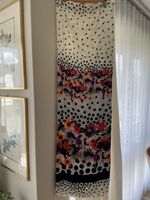 Viskose Stoff mit Blumen-Pünktchenmuster, 1.50 x 1.20 m
