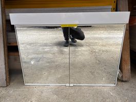 Spiegelschrank