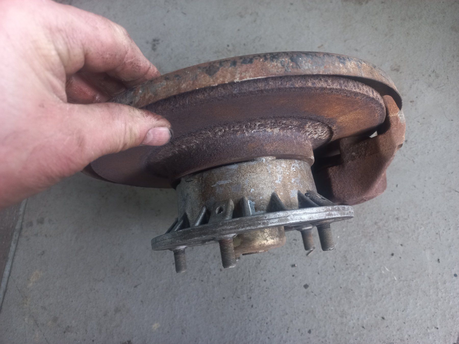 Volkswagen Tutti pezzi di ricambio auto: Oldtimer Achsschenkel Radnaben Bremszangen L+R VW  Käfer ?? – Usato da Dulliken venduto da mopar030 3