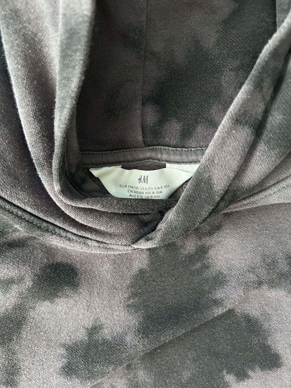 H&M Pulls et sweat-shirts: Pullover / Hoddie 134/140 – D'occasion à Frauenfeld par manuburg 1