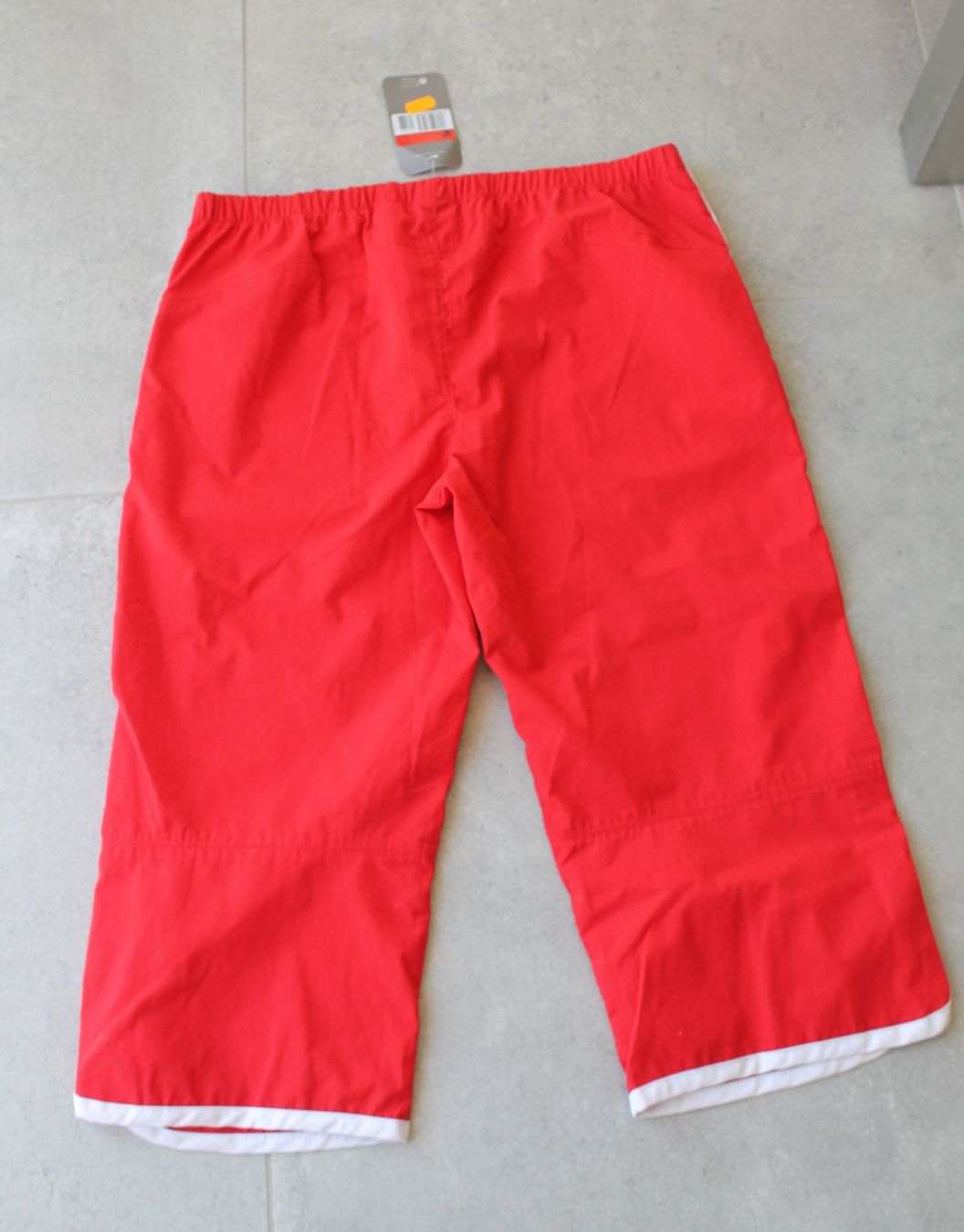 Nike Pantaloni: Pantacourt neuf NIKE taille L – Nuovo e nell'imballaggio originale da Chez-le-Bart venduto da jasse 1