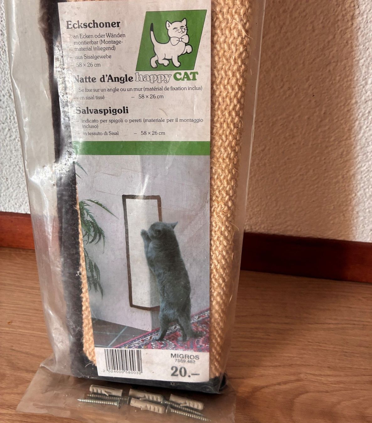 Katzenbaum - Kratzbaum: Griffoir d'angle pour chat – Neu und originalverpackt aus Goumoens-la-Ville von brandonv