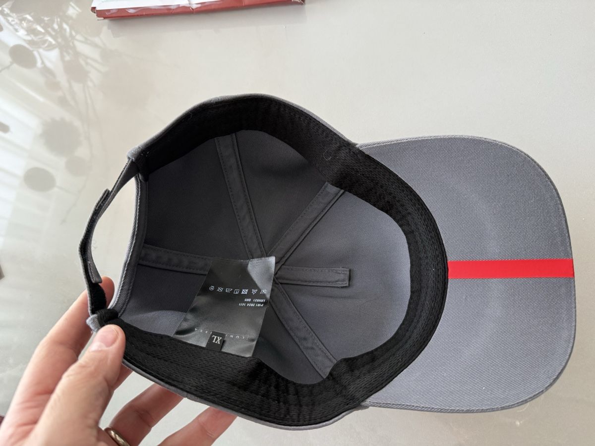 Prada Copricapi, berretti & cappellini: New Prada Pirelli Cap - Grey - Summer Edition – Nuovo (secondo la descrizione) da Unterägeri venduto da Tommtes 3