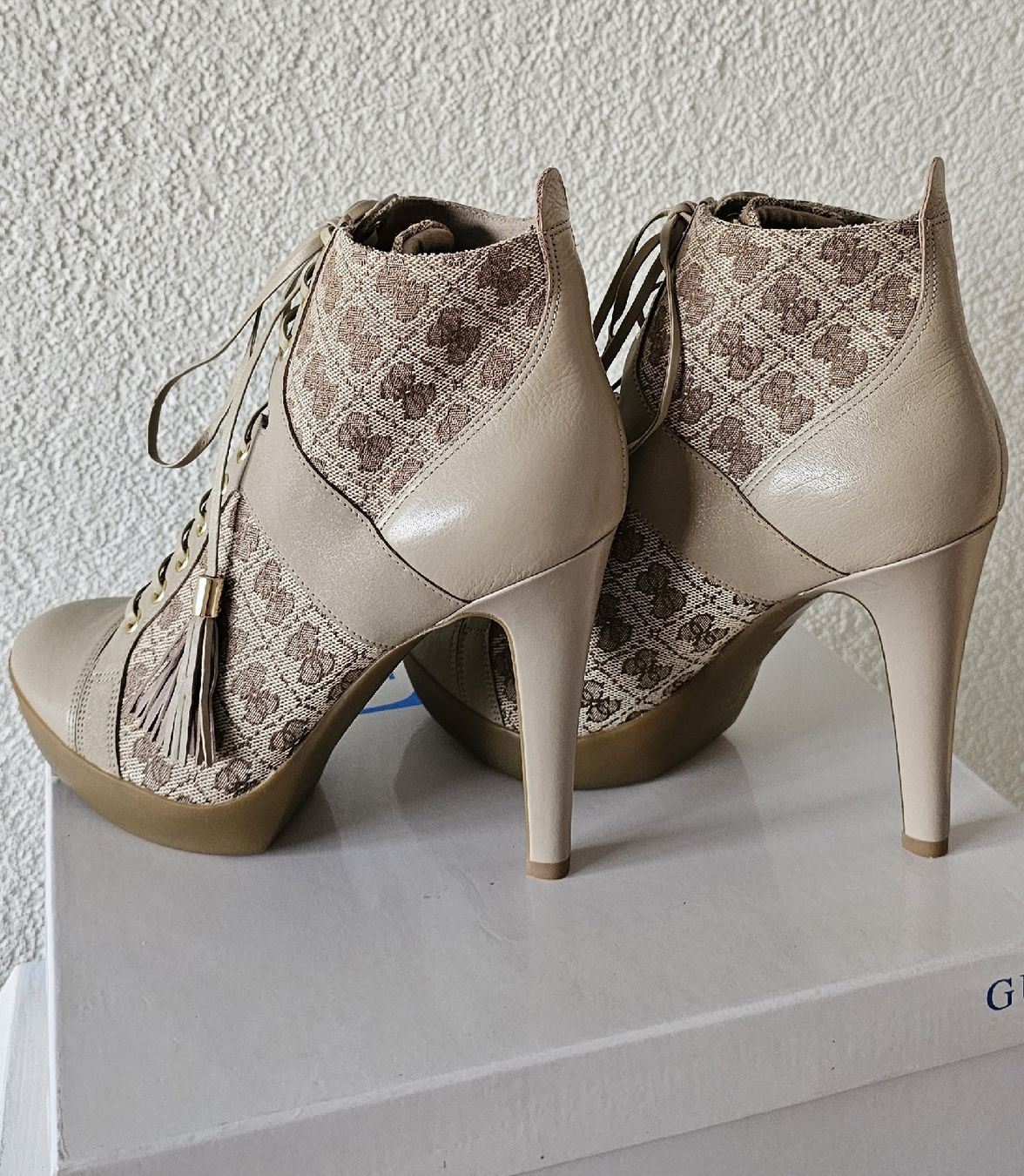 Guess Scarpe da donna: Guess Stiefelette gr 40 – Nuovo (secondo la descrizione) da Jona venduto da Smurnaya 2