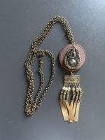 Lange Damenkette aus vergoldetem Metal