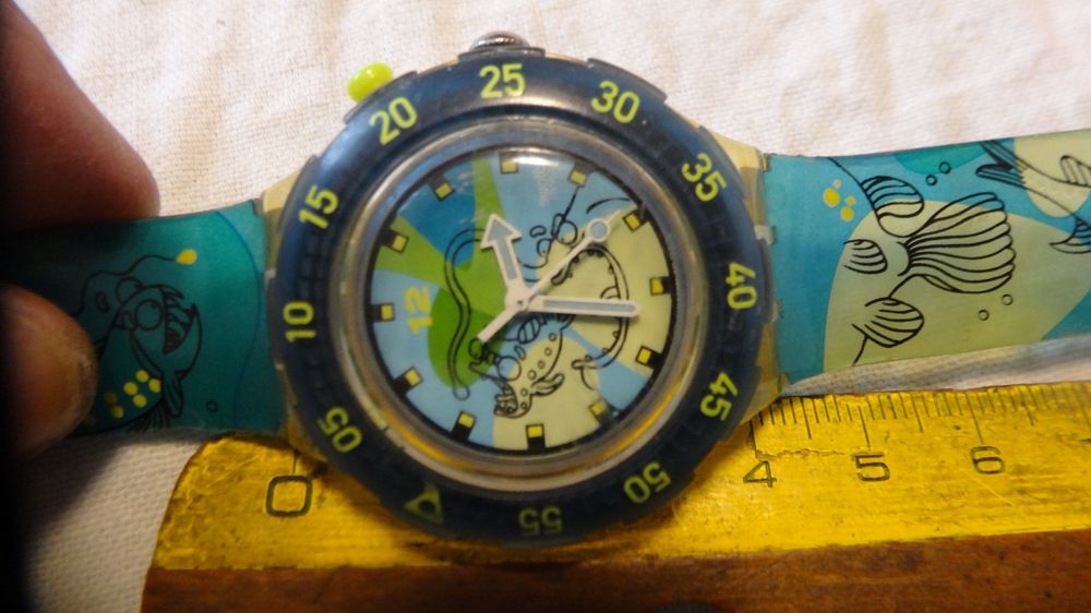 Swatch Montres: S-WATCH  SCHÖNE HERREN UHR,QUARTZ,MIT BOX.SCHÖNE FARBE.LÄÜFT – D'occasion à zürich par ahmad01 3