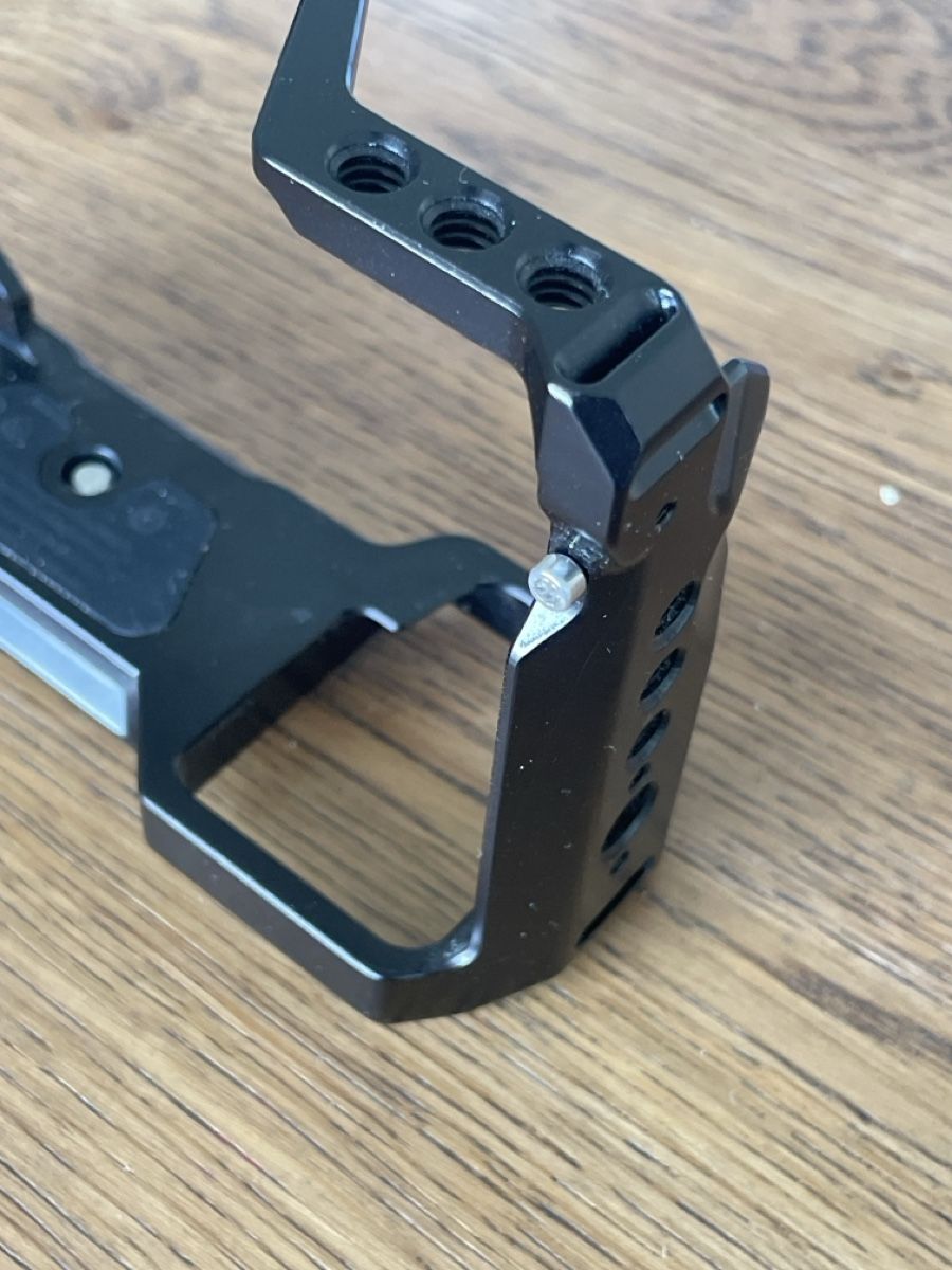 Sony Fotocamera: A7C Camera Cage Handle Black Aluminium New Condition – Usato da Couvet venduto da xinchang.liu 2